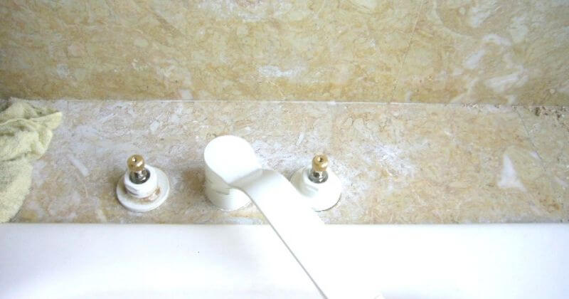 浴室埋め込み水栓のハンドル固定状況