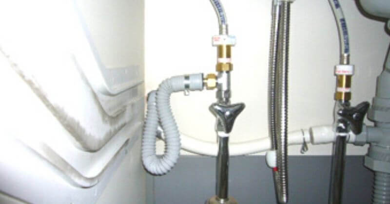 食洗器の給湯管接続状況